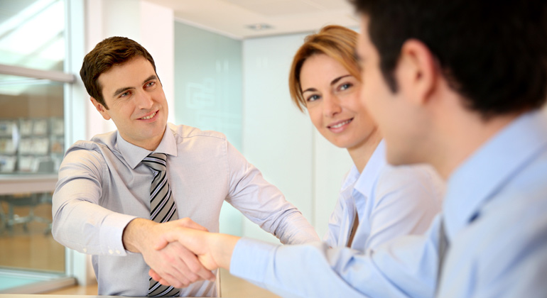 Funcionários mais confiantes e competentes com inglês custeado pela empresa